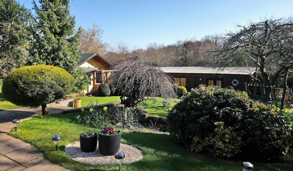 רייד 'Monktonmead Lodge' In Secluded Setting, With Private Indoor Pool. מראה חיצוני תמונה